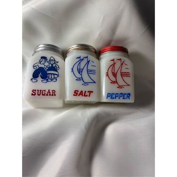 Vintage white milk glass Hazel Atlas, McKee, or Tipp? USA stamped original - Picture 2 of 14